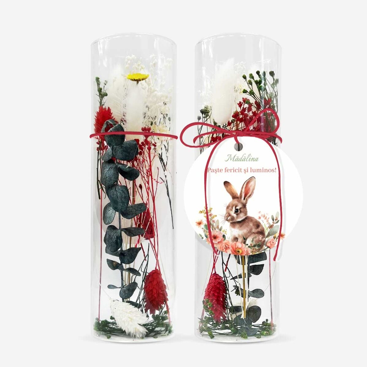 Décoration en verre avec des fleurs stabilisées, personnalisée avec le message « Joyeuses Pâques ! »