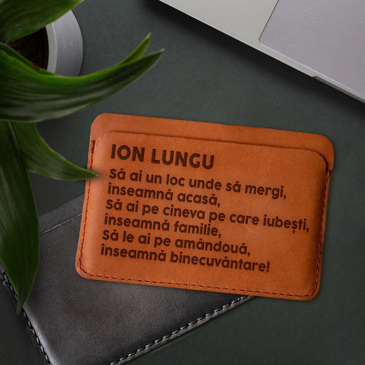 Portefeuille en cuir personnalisé avec un message pour la famille