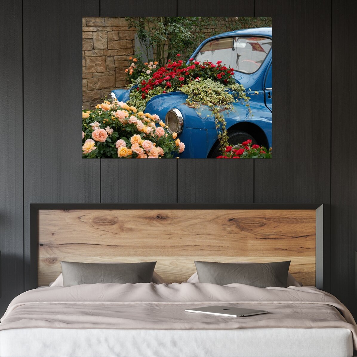 Affiche « Voiture bleue vintage avec des fleurs »
