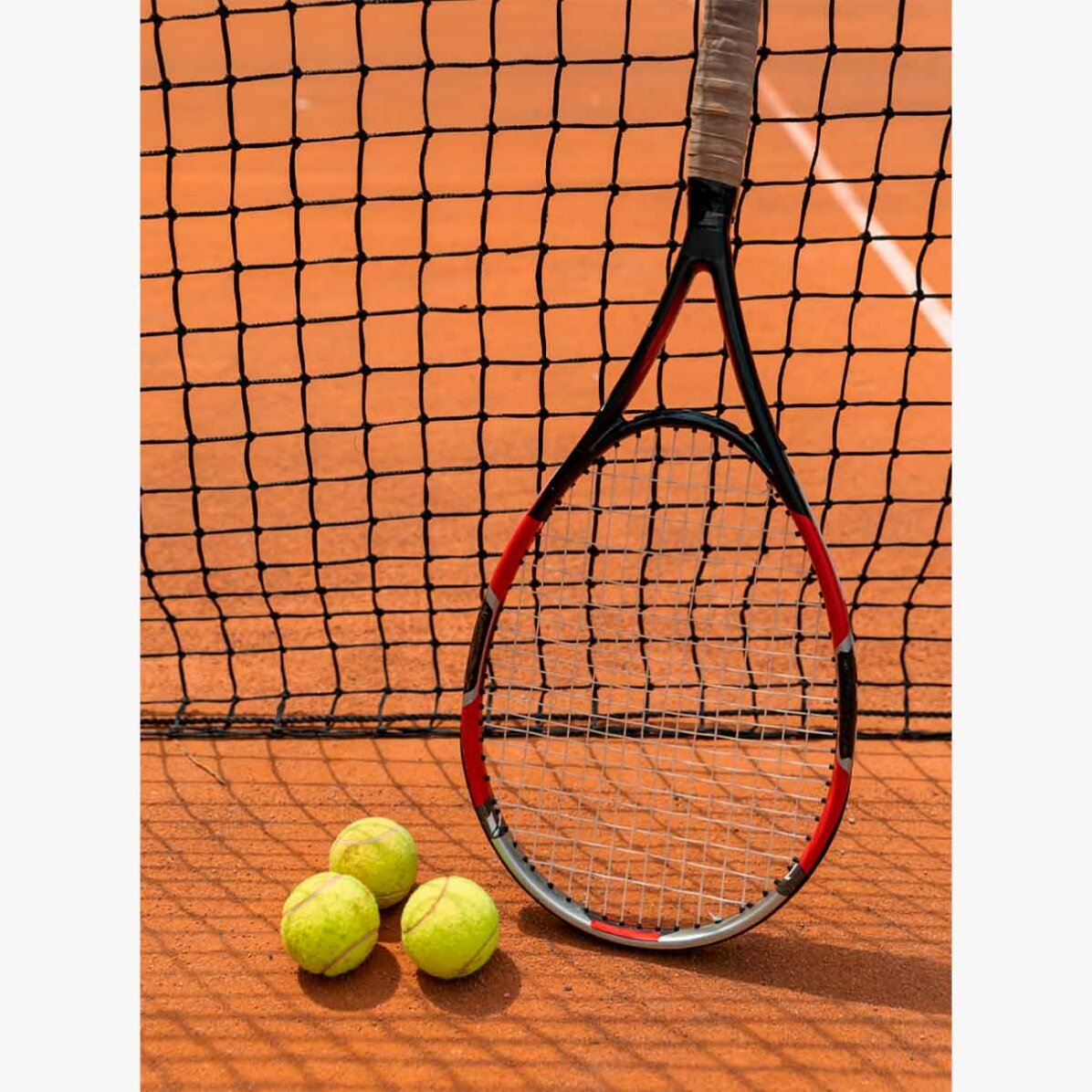 Affiche « La raquette et les balles de tennis »