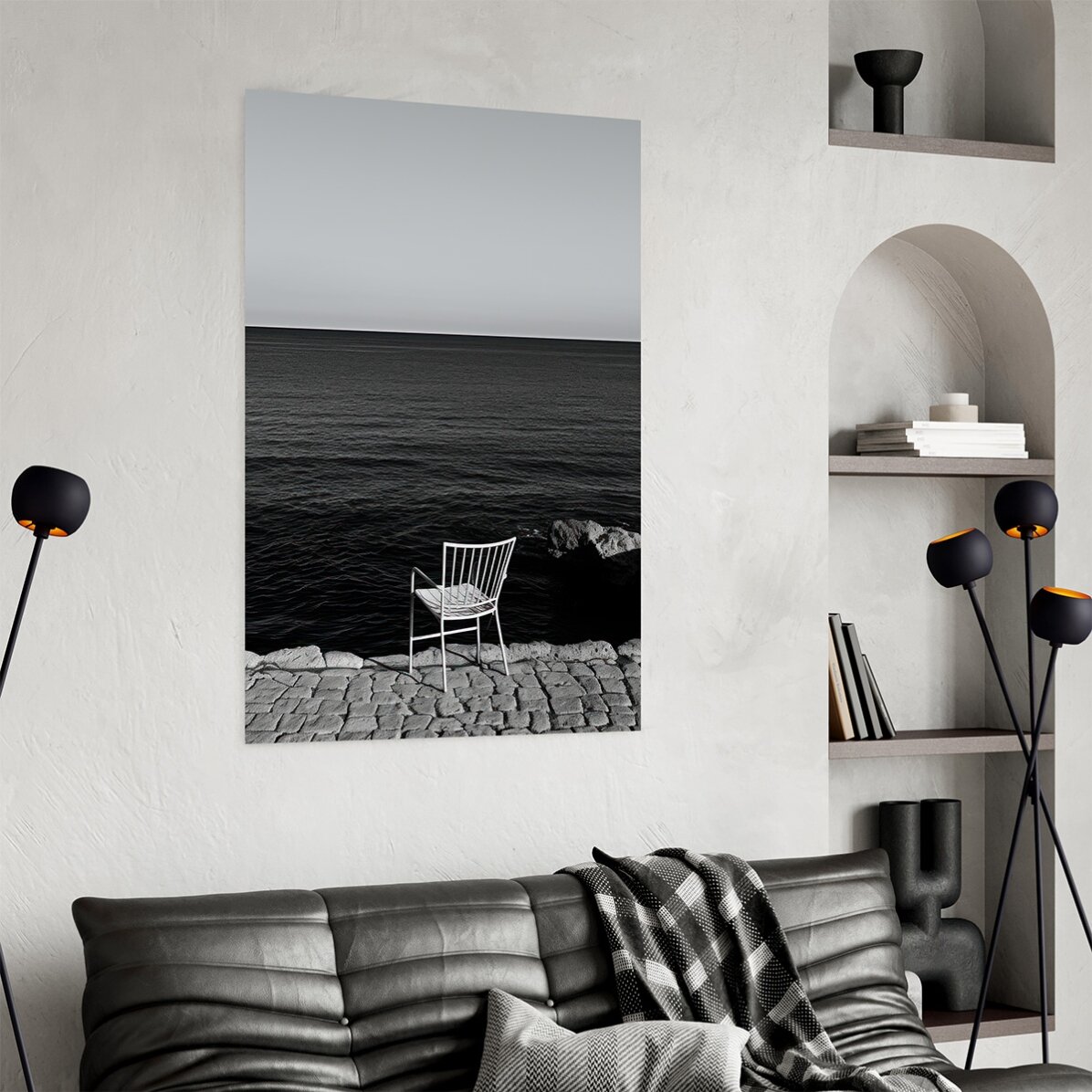 Affiche « Une chaise isolée au bord de la mer »
