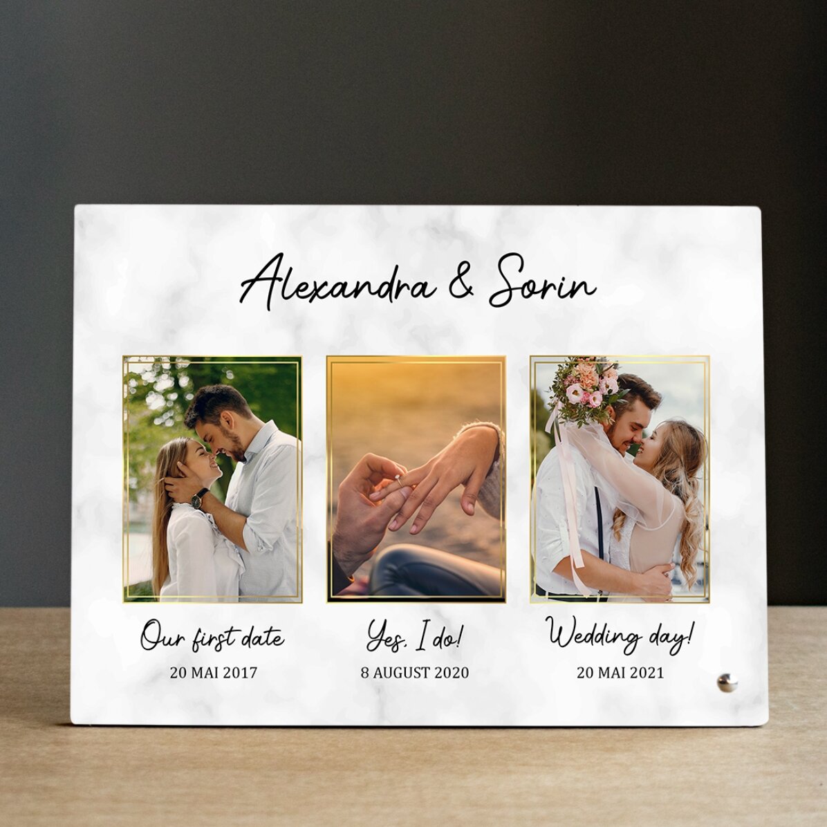 Cadre photo de bureau personnalisé avec 3 photos et un texte - Our love story