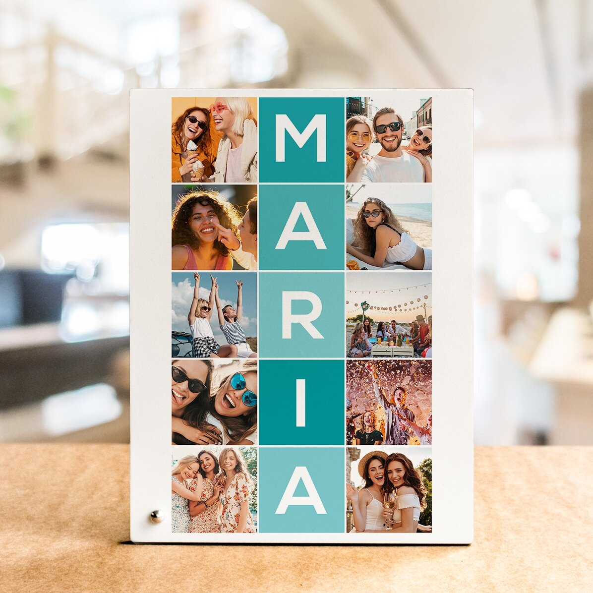 Cadre photo de bureau personnalisé pouvant accueillir 10 photos et un prénom de 5 lettres à la verti