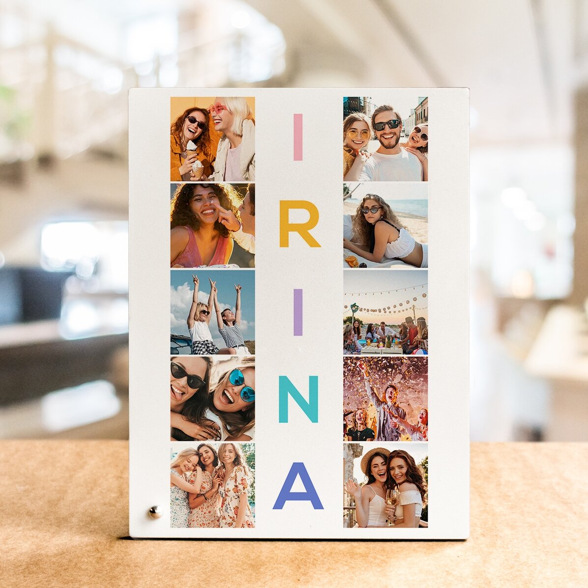 Cadre photo de bureau personnalisé pouvant accueillir 10 photos et un prénom de 5 lettres à la verti