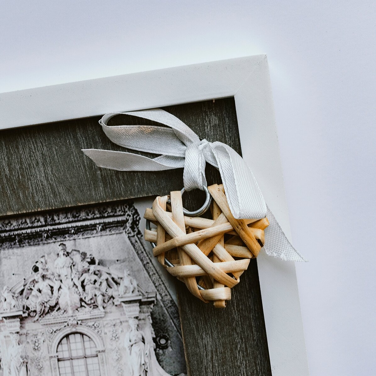 Cadre photo avec nœud et cœur en bois, 18,5 x 23,5 cm