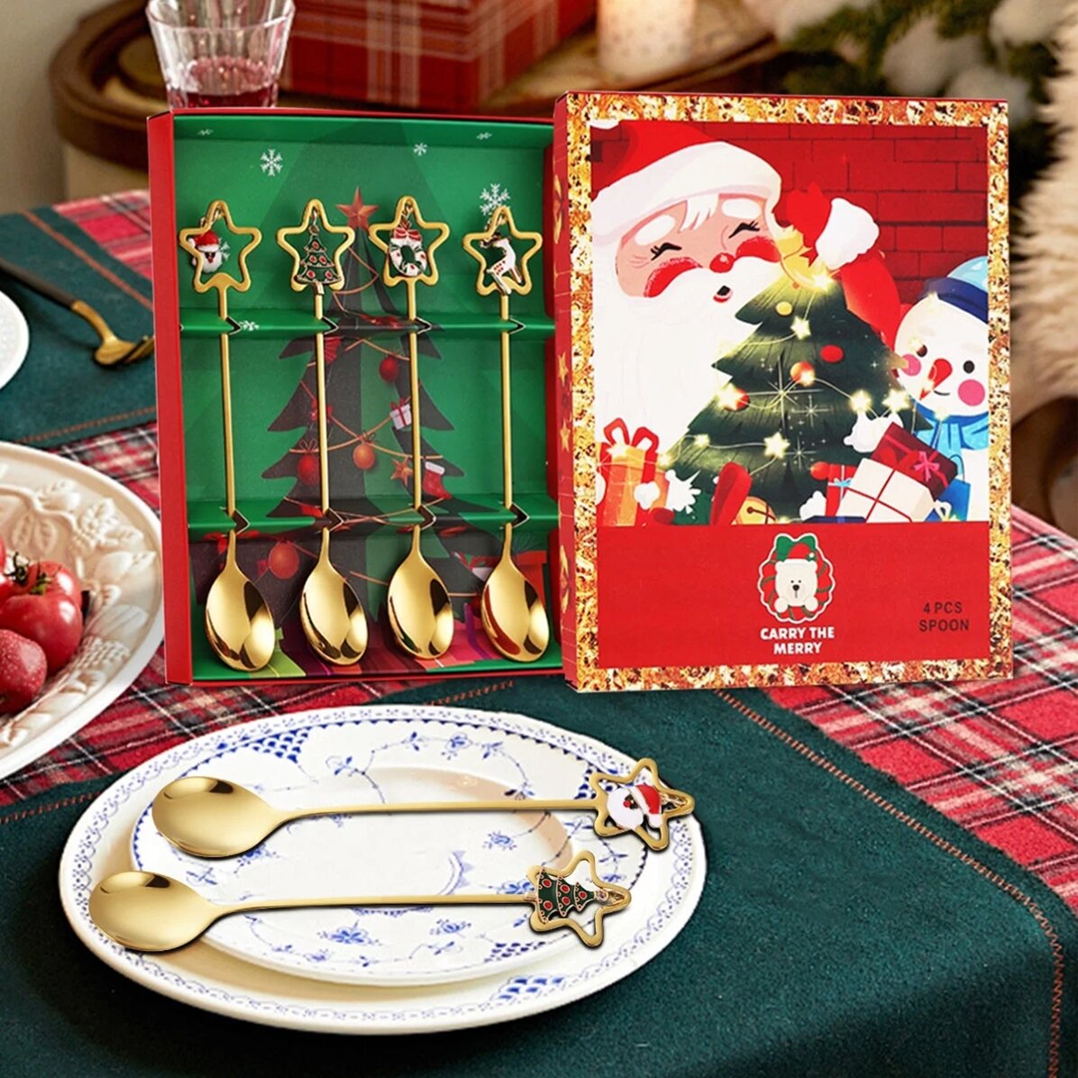 Coffret cadeau de 4 cuillères à café dorées de Noël