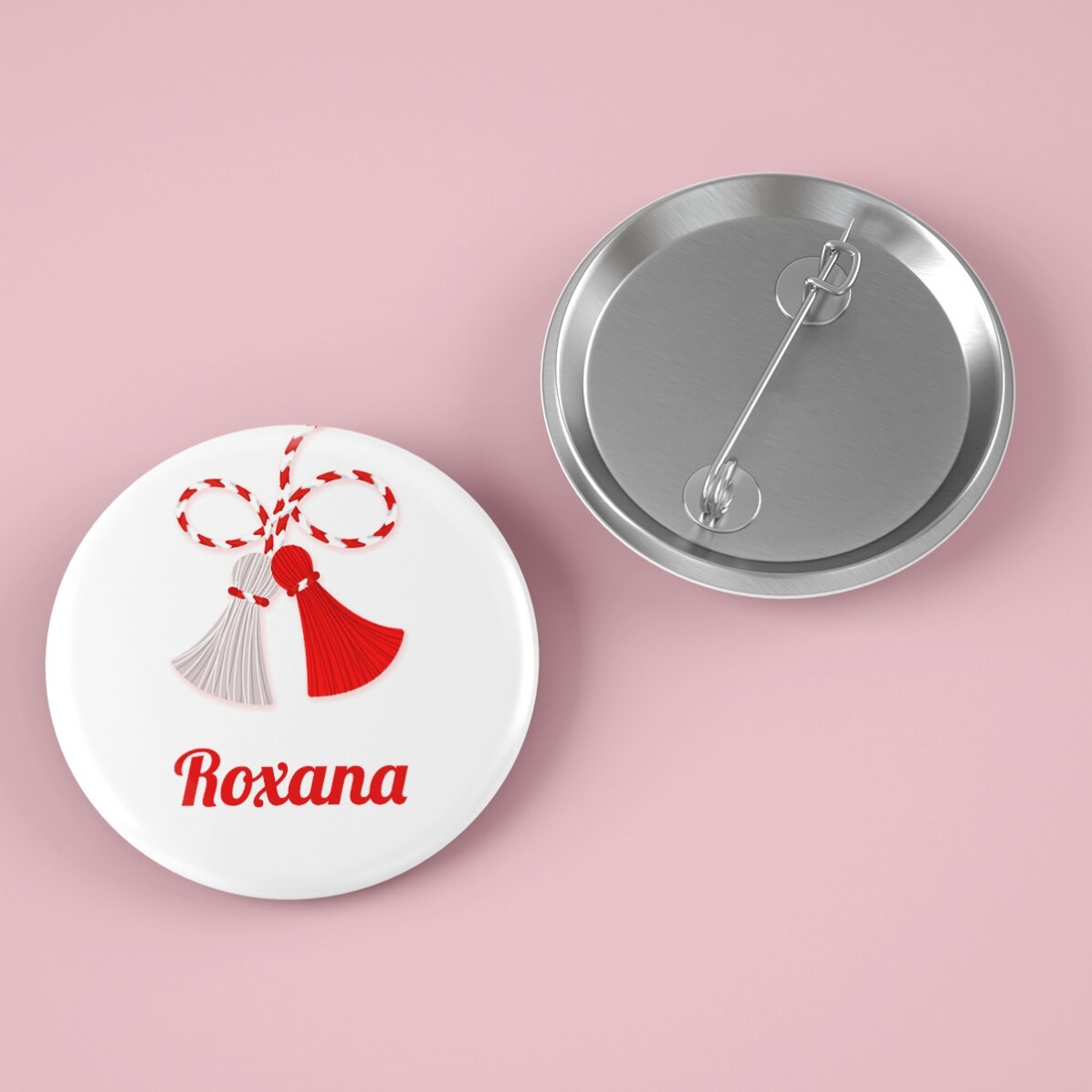 Coffret cadeau « Martisor » comprenant une mini-tablette de chocolat et un pin