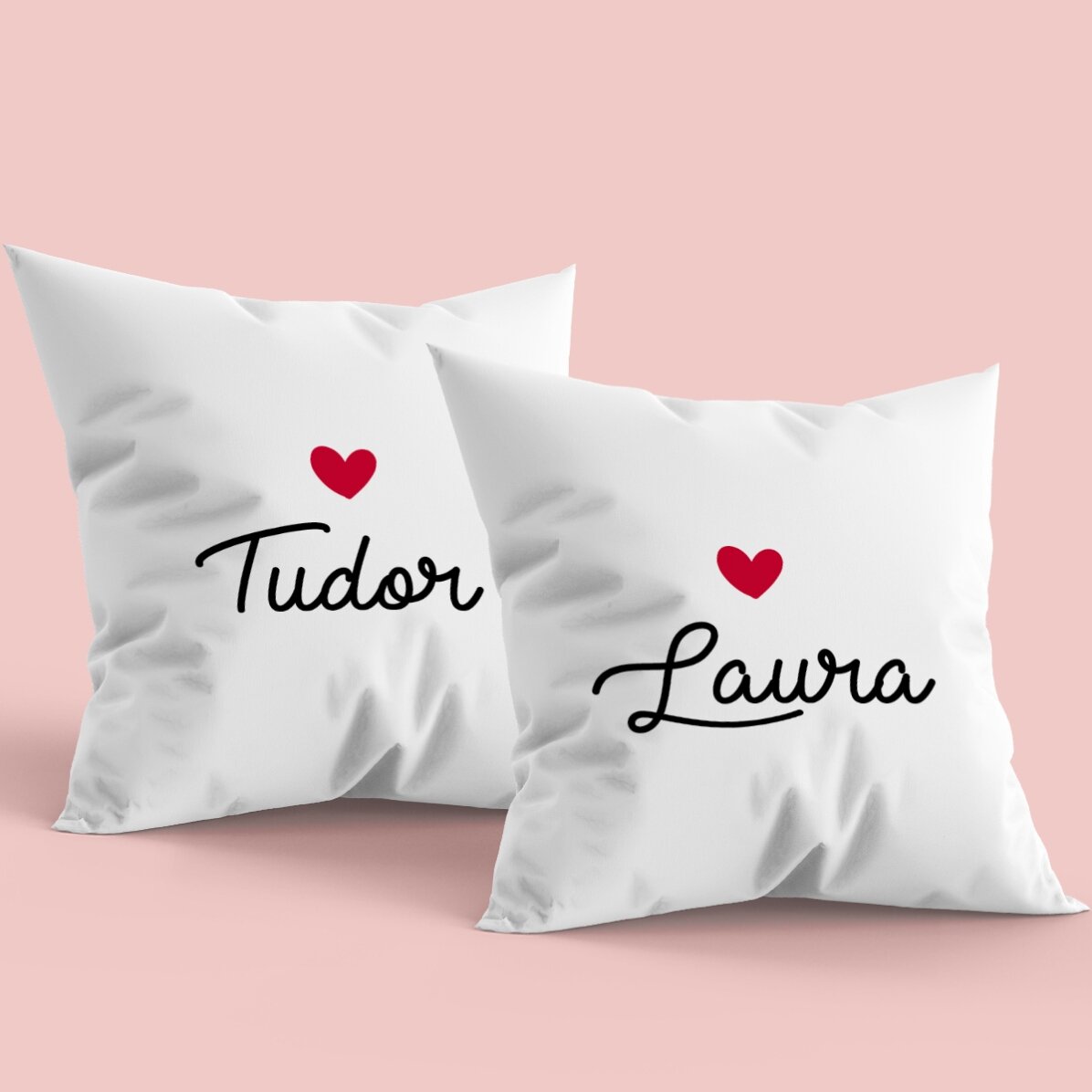 Lot de 2 coussins personnalisés avec un prénom - Love
