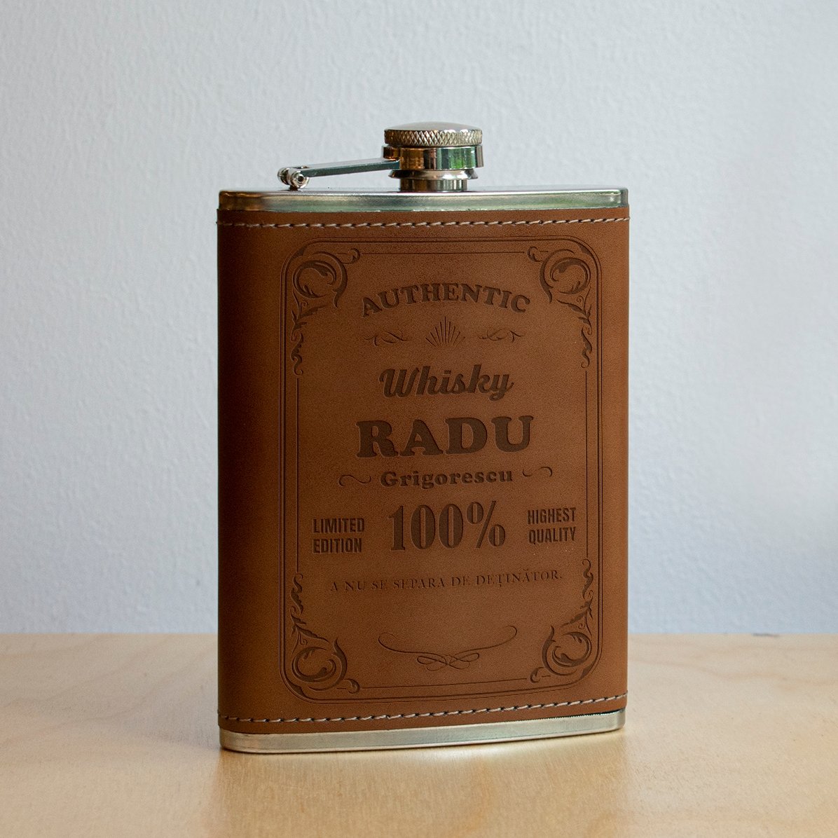 Flacon de poche personnalisé recouvert de cuir - Authentic Drink
