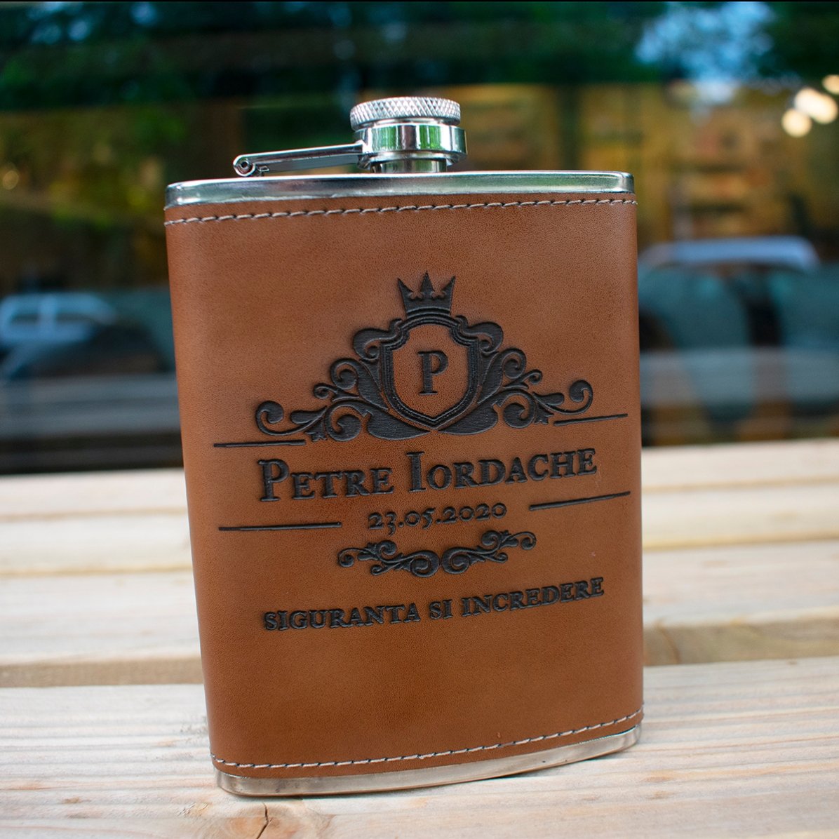 Flacon de poche personnalisé recouvert de cuir - Excellence
