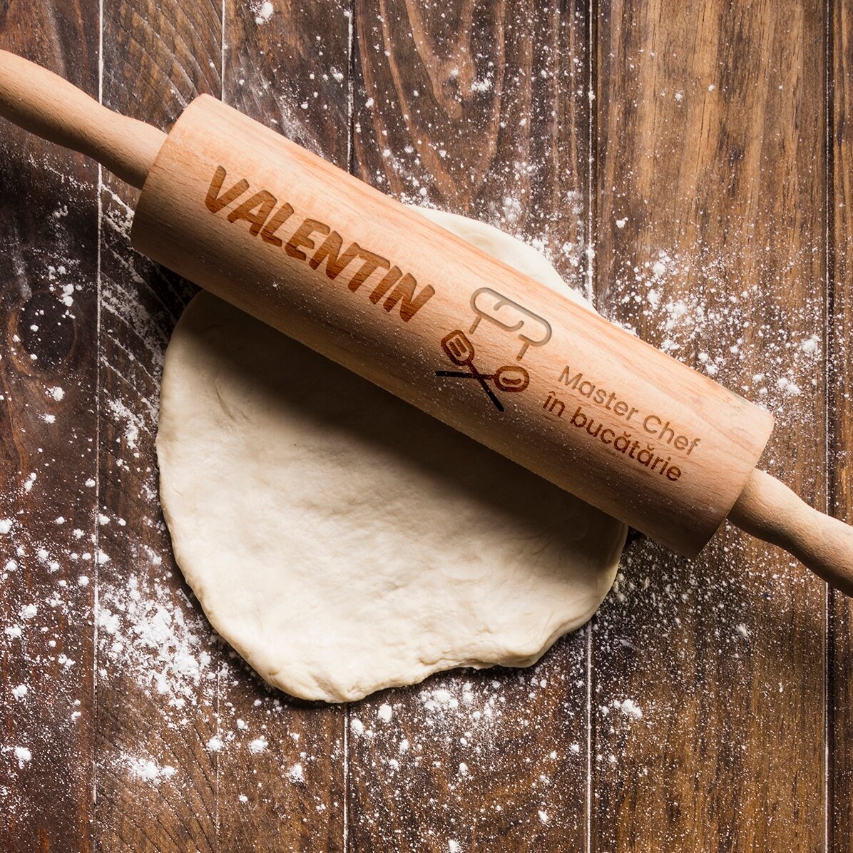 Rouleau à pâtisserie en bois personnalisé - MasterChef dans la cuisine