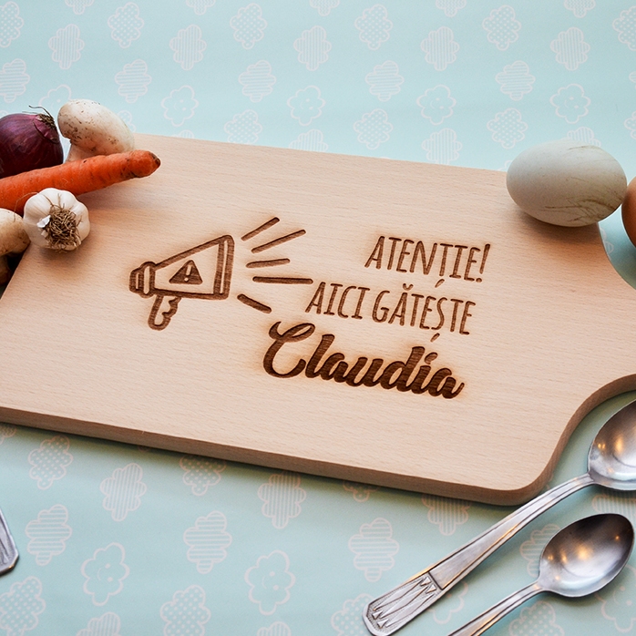 Planche à découper personnalisée - Attention, on cuisine ici…