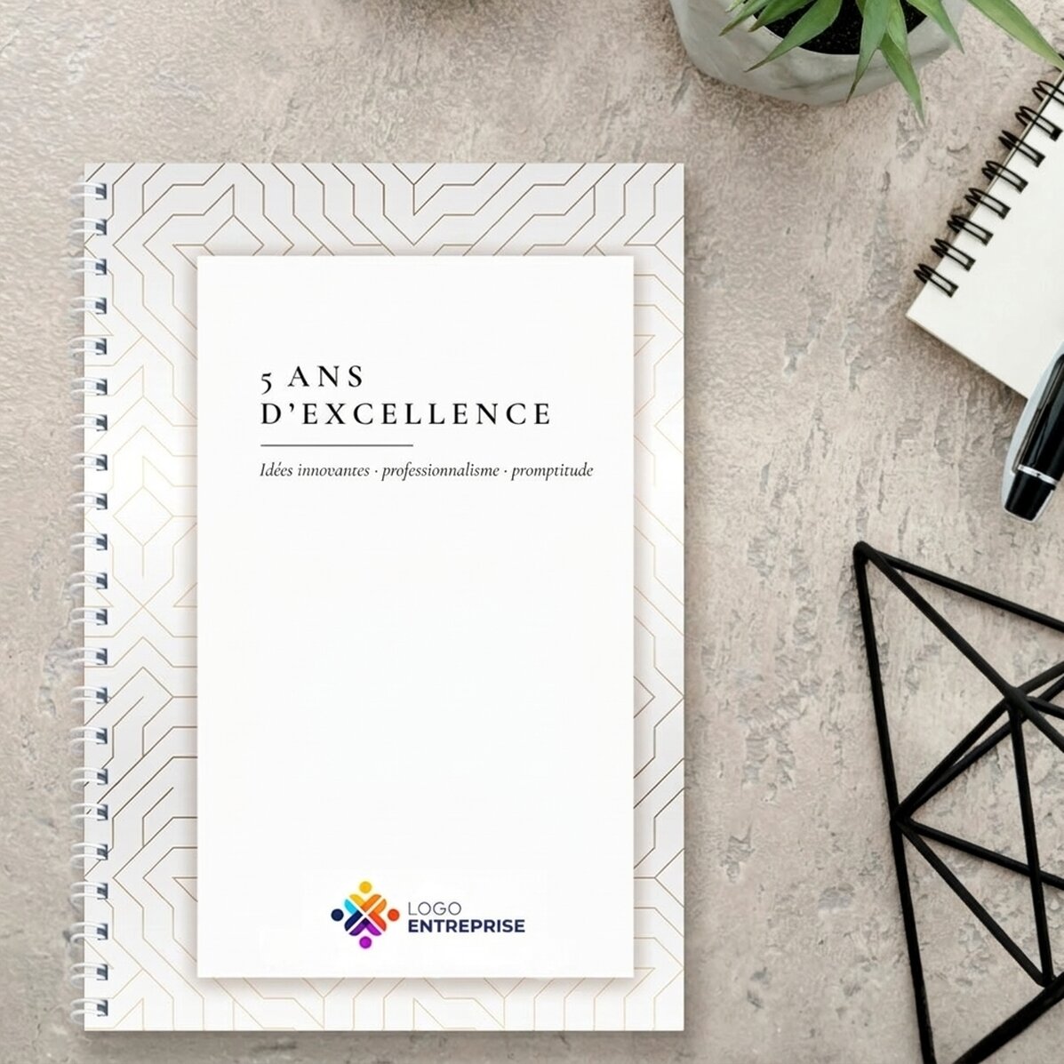 Carnet personnalisé avec texte, version blanche - Anniversaire de la marque