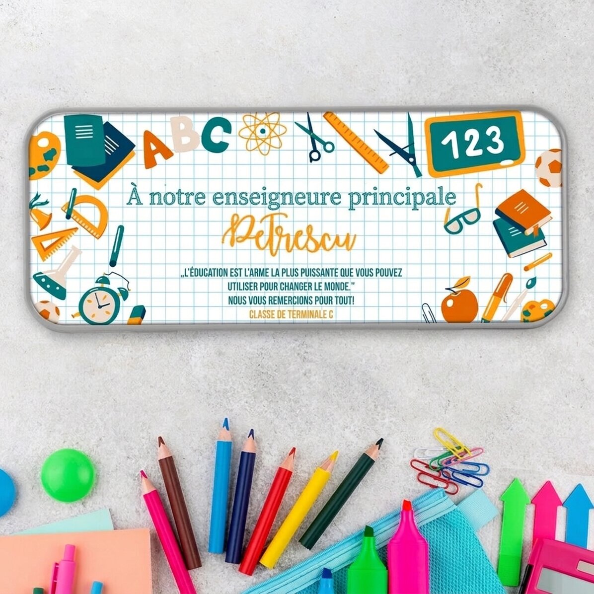 Trousse personnalisée avec un message pour les enseignants