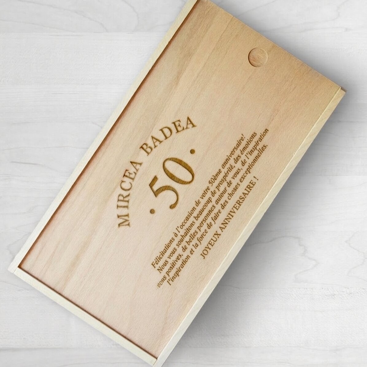 Coffret cadeau personnalisé en bois - Anniversaire