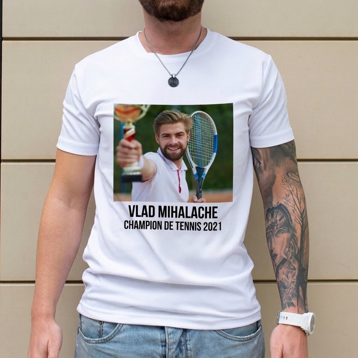 T-shirt de sport personnalisé avec une photo et un texte