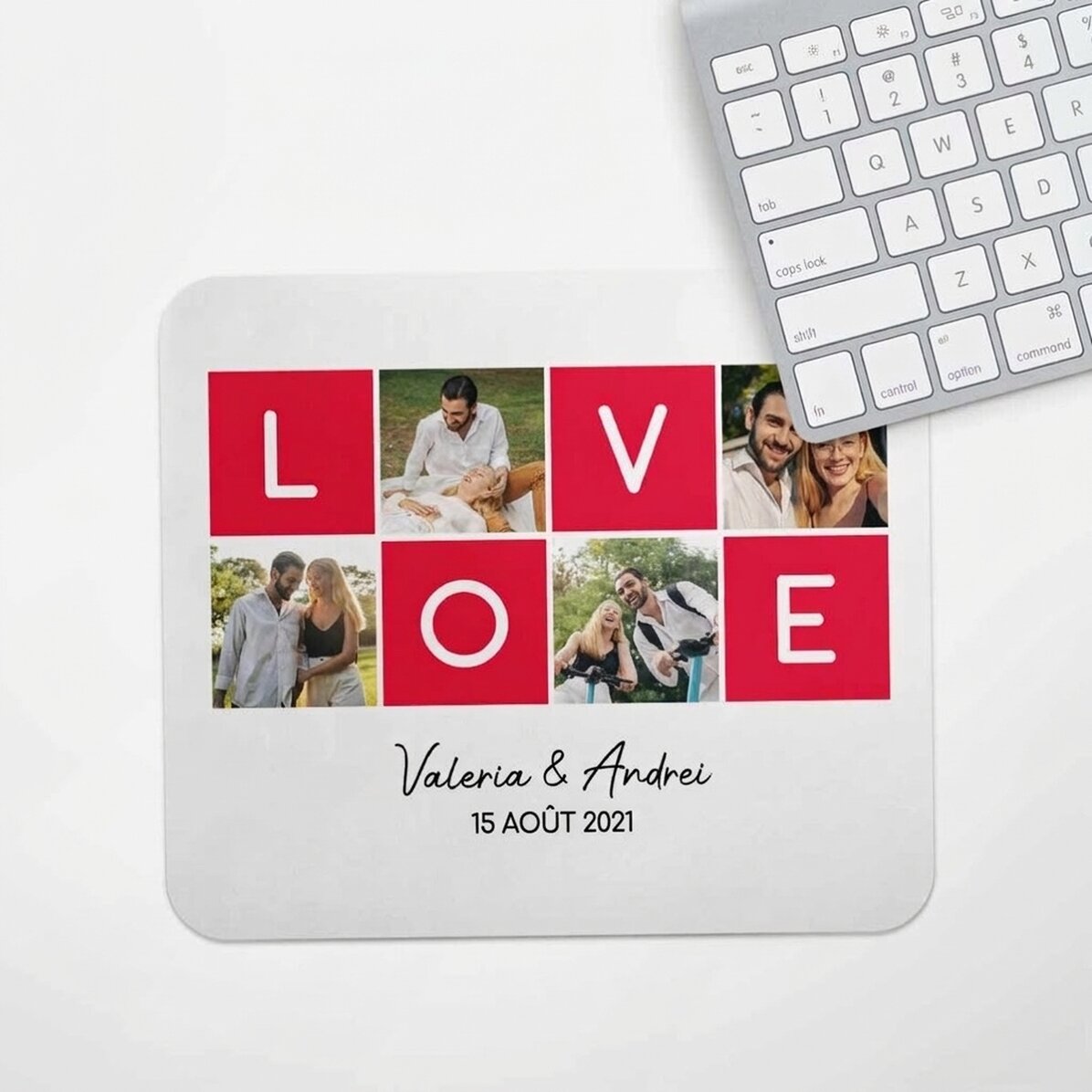 Tapis de souris personnalisé avec 4 photos et un texte - LOVE