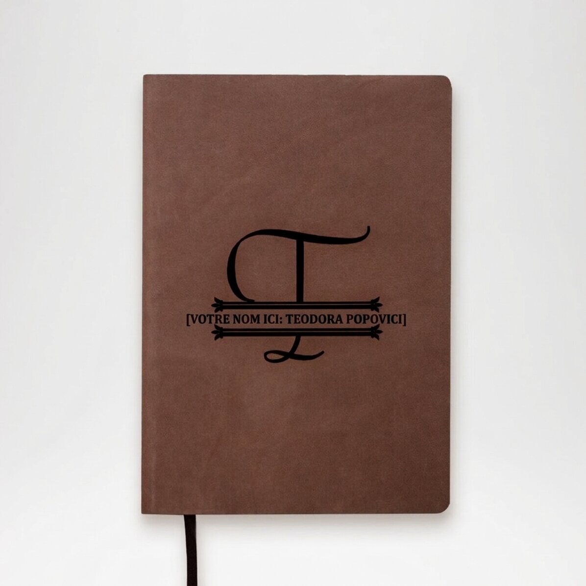 Agenda en cuir personnalisé avec monogramme et nom au centre - modèle 2