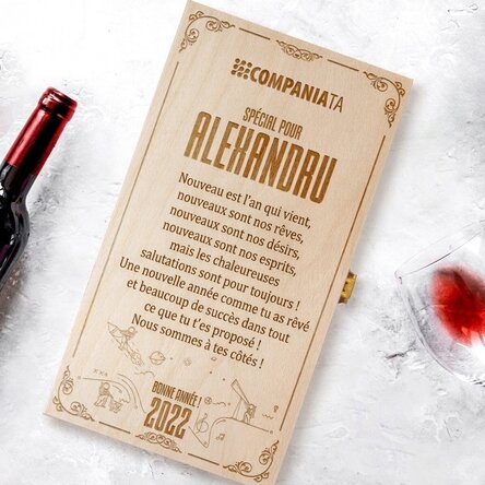 Coffret à vin personnalisé pour deux bouteilles de vin, avec logo et message : « Joyeux anniversaire