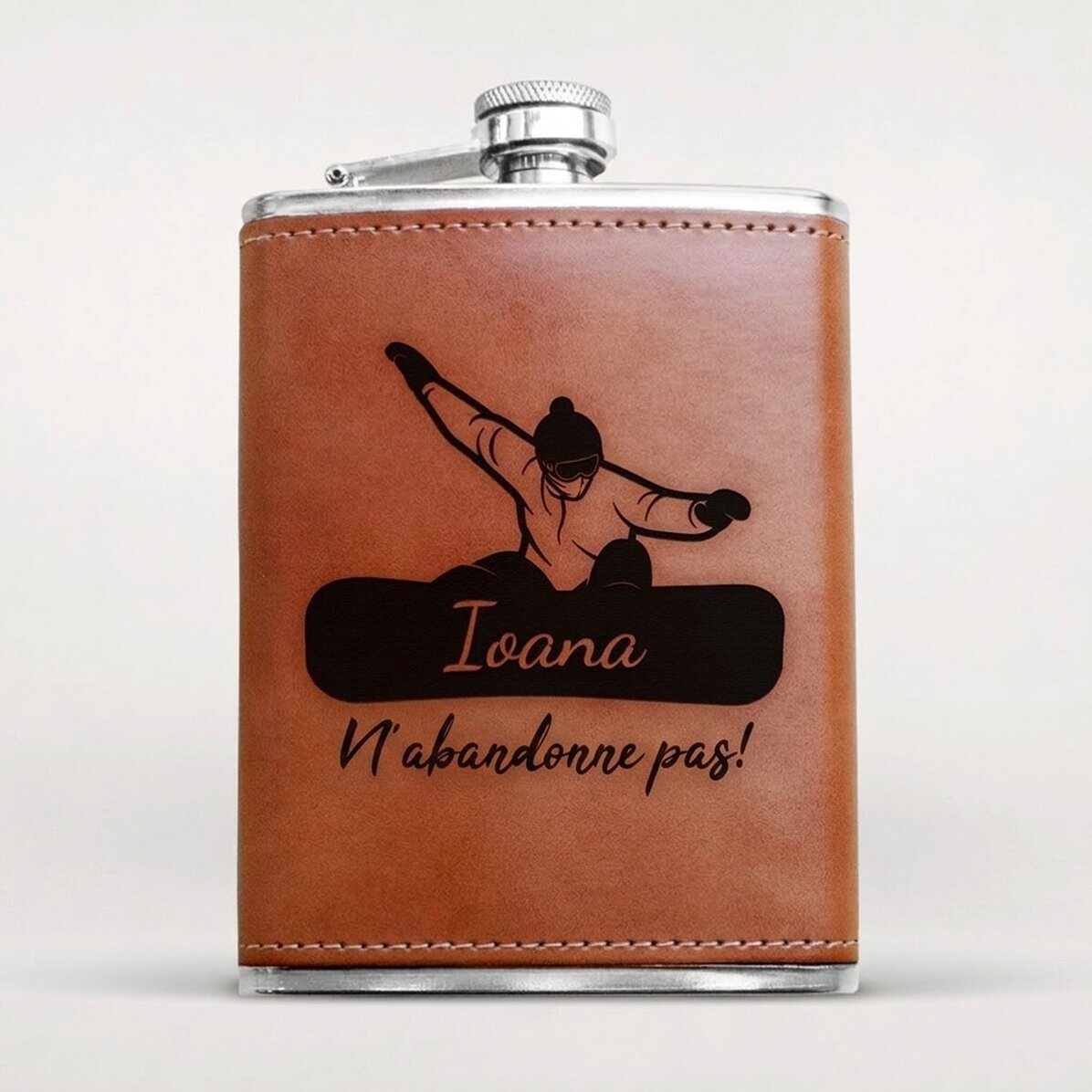 Flacon de poche recouvert de cuir, personnalisé avec un nom et un message - Snowboard