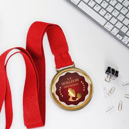 Médaille personnalisée avec inscription - « La meilleure maman »