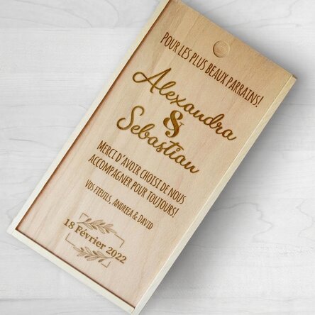 Coffret cadeau personnalisé en bois avec date et message - Pour les parrains et marraines les plus g