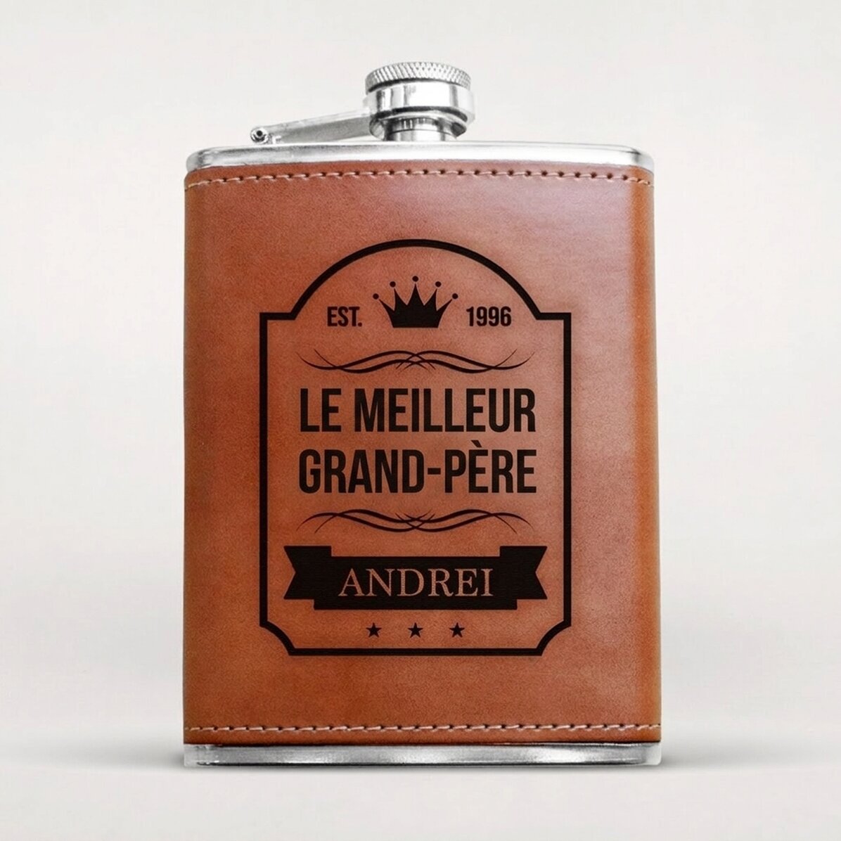 Flacon de poche recouvert de cuir et personnalisé avec un texte - Le meilleur