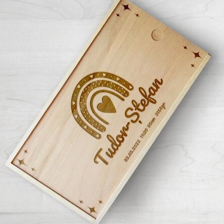 Coffret cadeau personnalisé en bois avec inscription - Le coffret de souvenirs pour les nouveau-nés