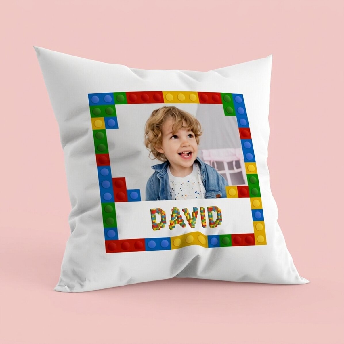 Coussin personnalisé avec une photo et un prénom - Lego