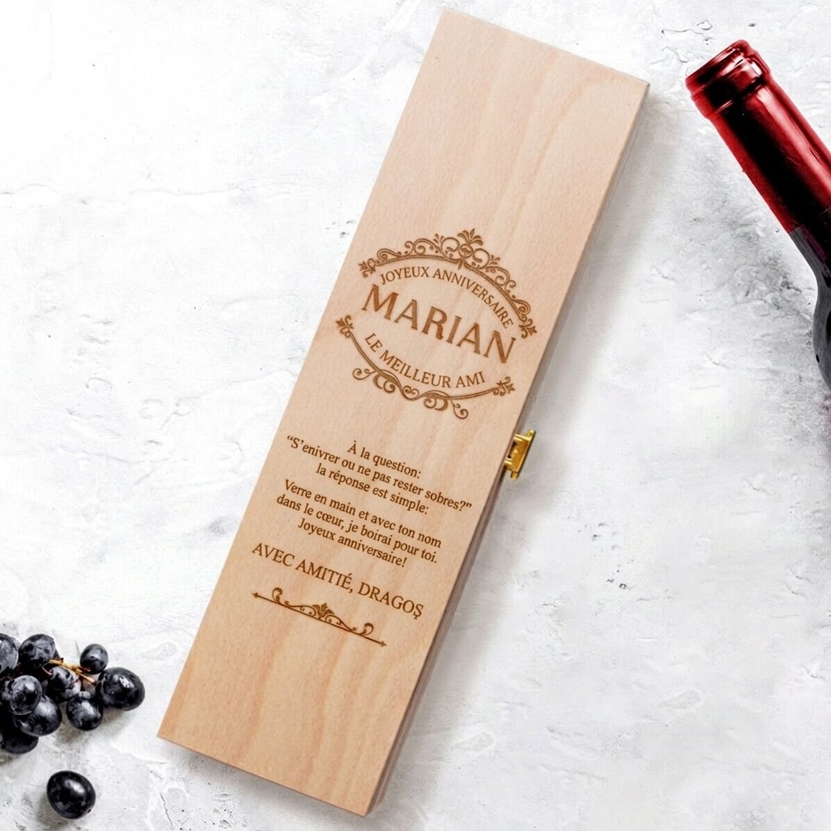 Caisse de vin personnalisée avec un message pour la fête