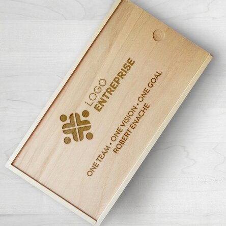 Coffret cadeau personnalisé en bois avec logo et texte