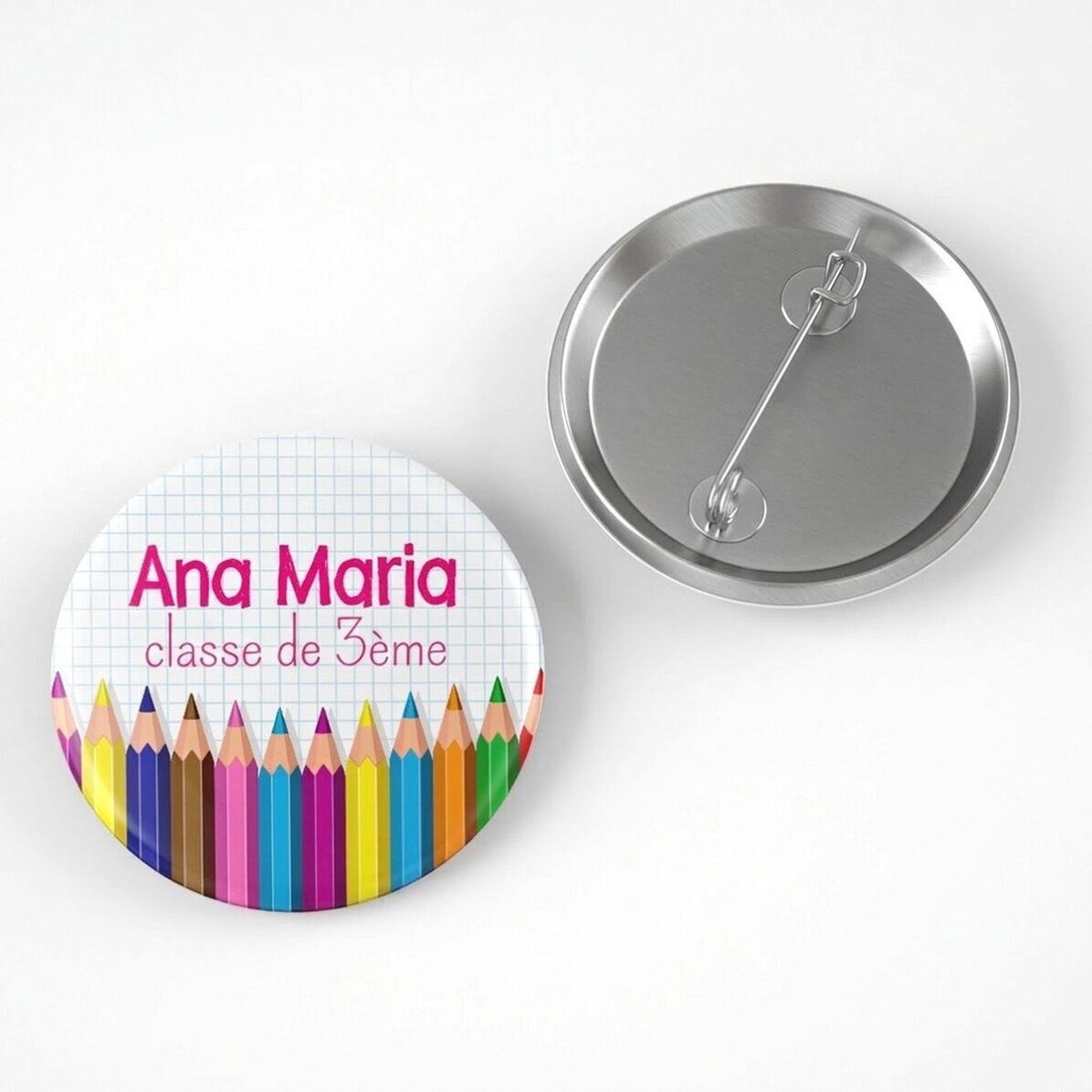 Badge personnalisé avec texte - Crayons de couleur
