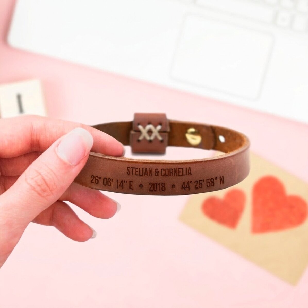 Bracelet en cuir personnalisé avec coordonnées et prénom