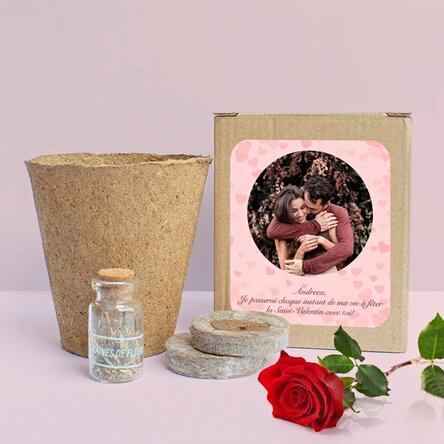 Kit de plantation de fleurs de printemps dans une petite boîte personnalisée avec une photo et un me