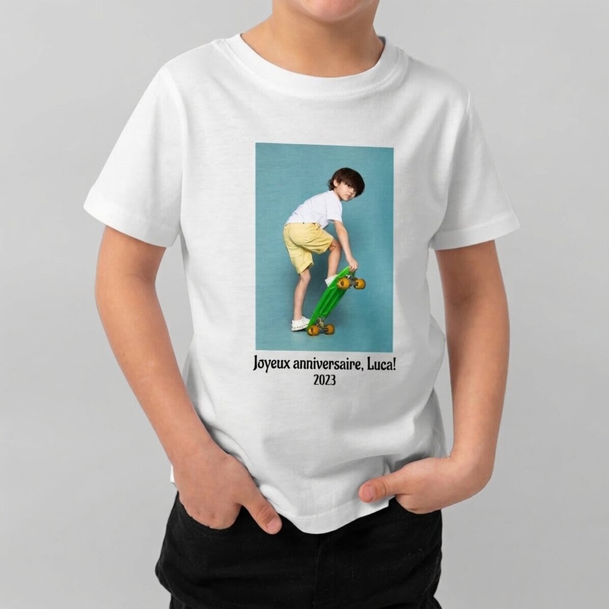 T-shirt en coton pour enfants, personnalisé avec une photo portrait et un texte