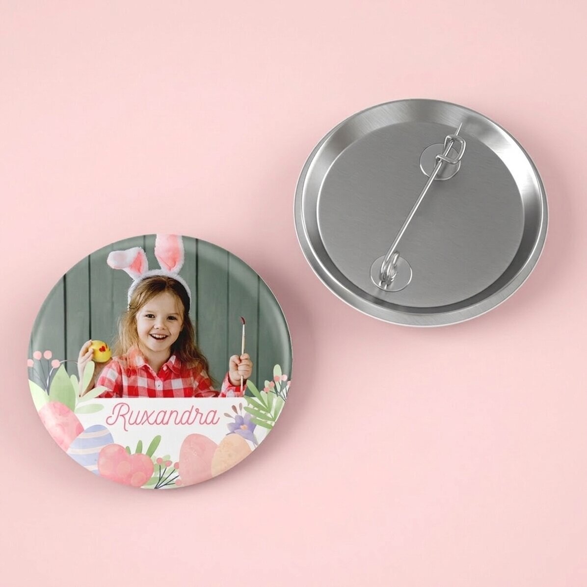 Badge personnalisé avec nom et photo - modèle de Pâques