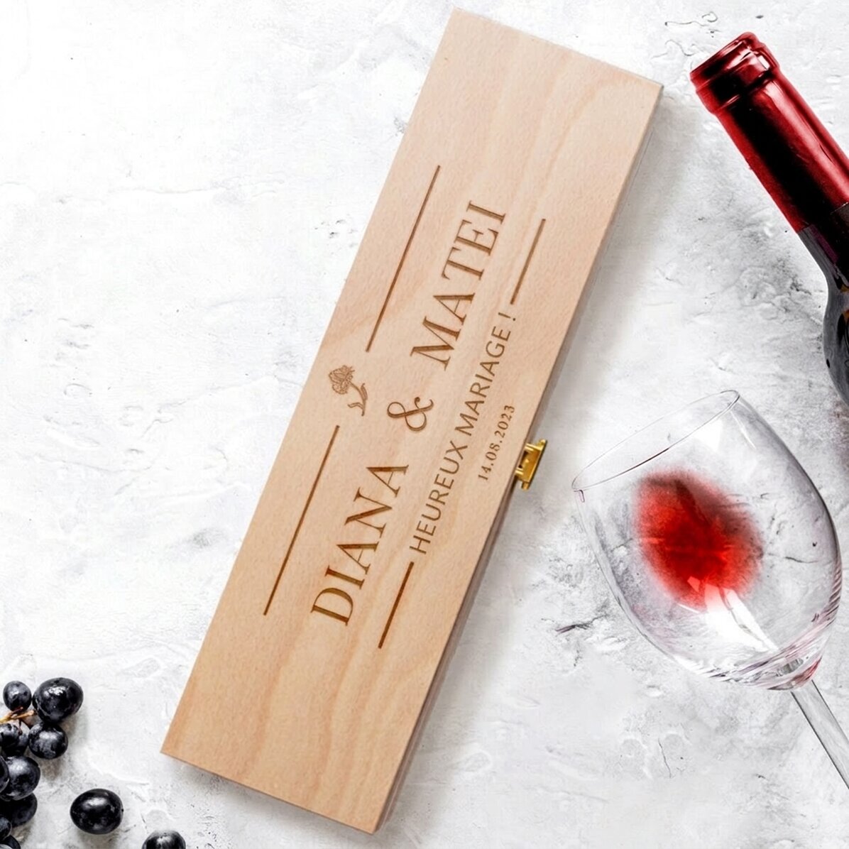 Caisse de vin personnalisée - Jeunes mariés