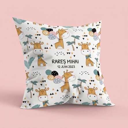 Coussin personnalisé avec prénom, grand format - Girafe