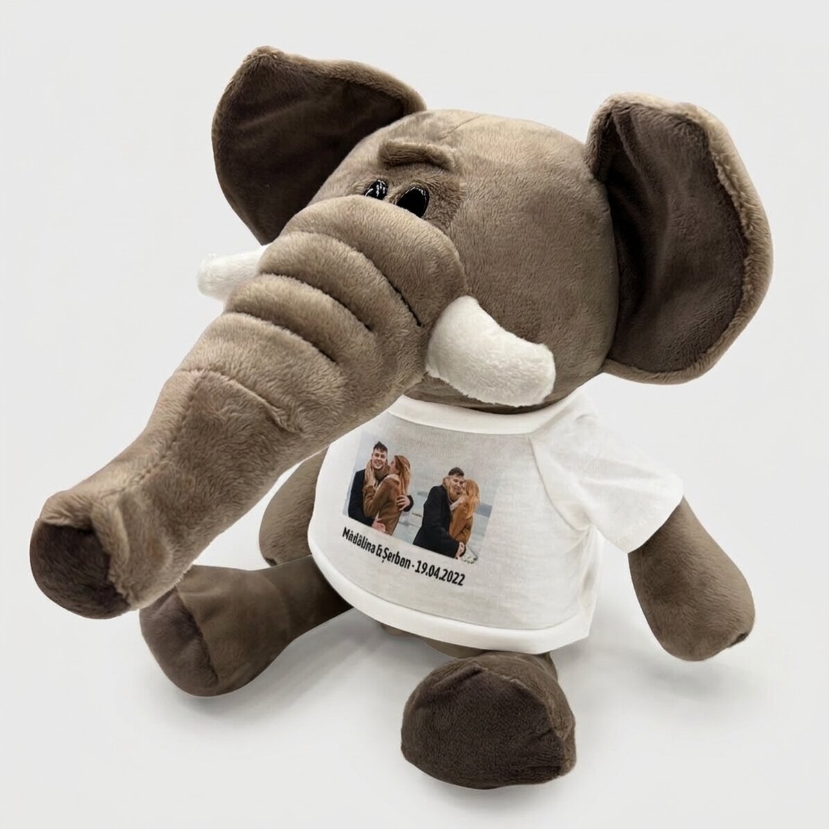 Peluche éléphant personnalisée avec deux photos et un texte