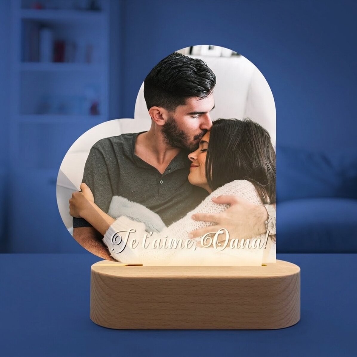 Lampe de veille LED en forme de cœur personnalisée avec une photo et un message