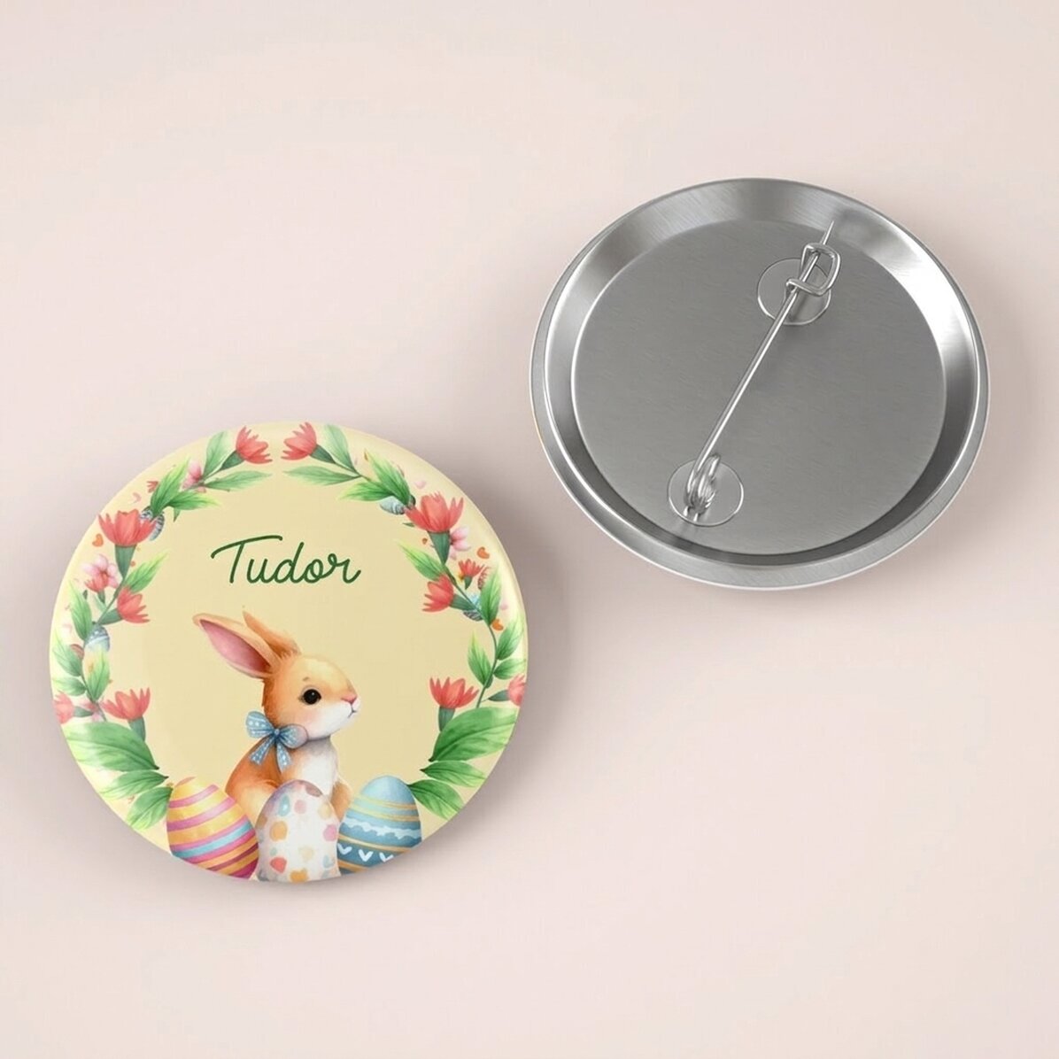 Badge personnalisé avec un prénom pour Pâques - Lapin
