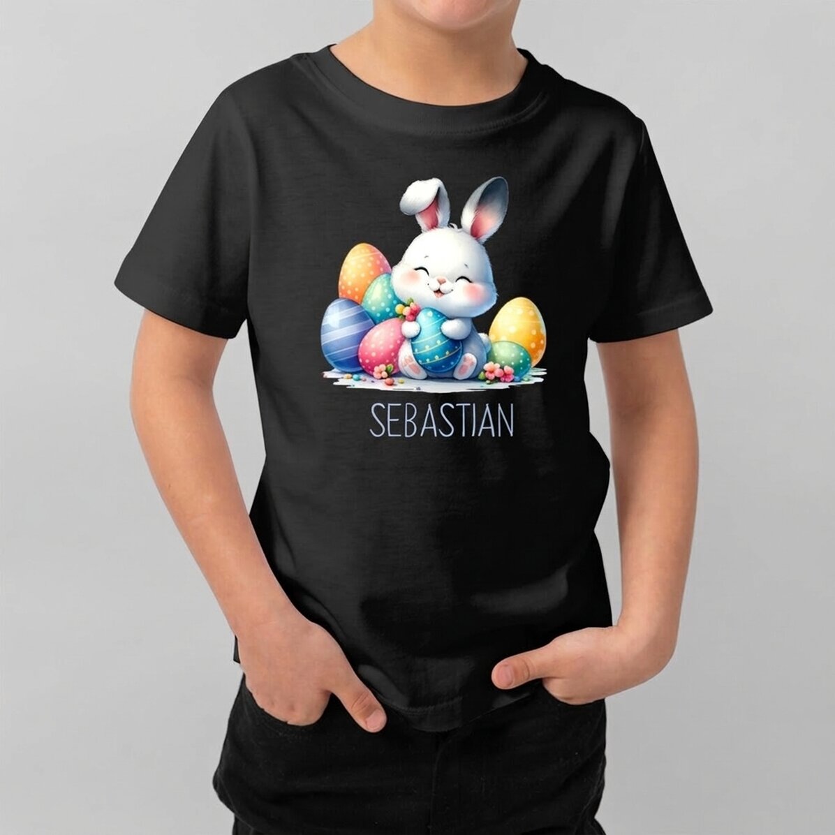 T-shirt en coton pour enfants personnalisé avec un prénom - Lapin avec des œufs de Pâques
