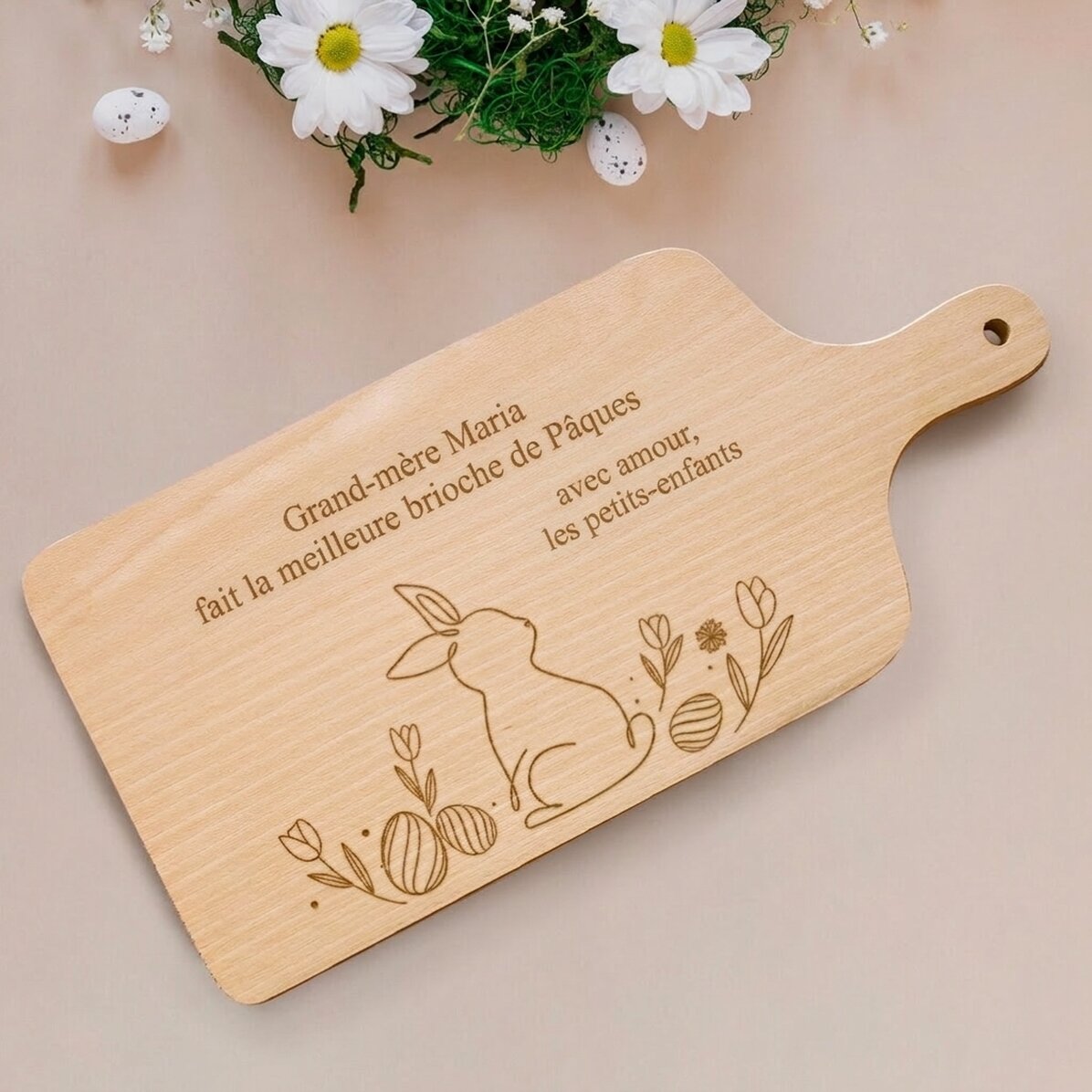 Planche à découper personnalisée avec inscription - Lapin de Pâques