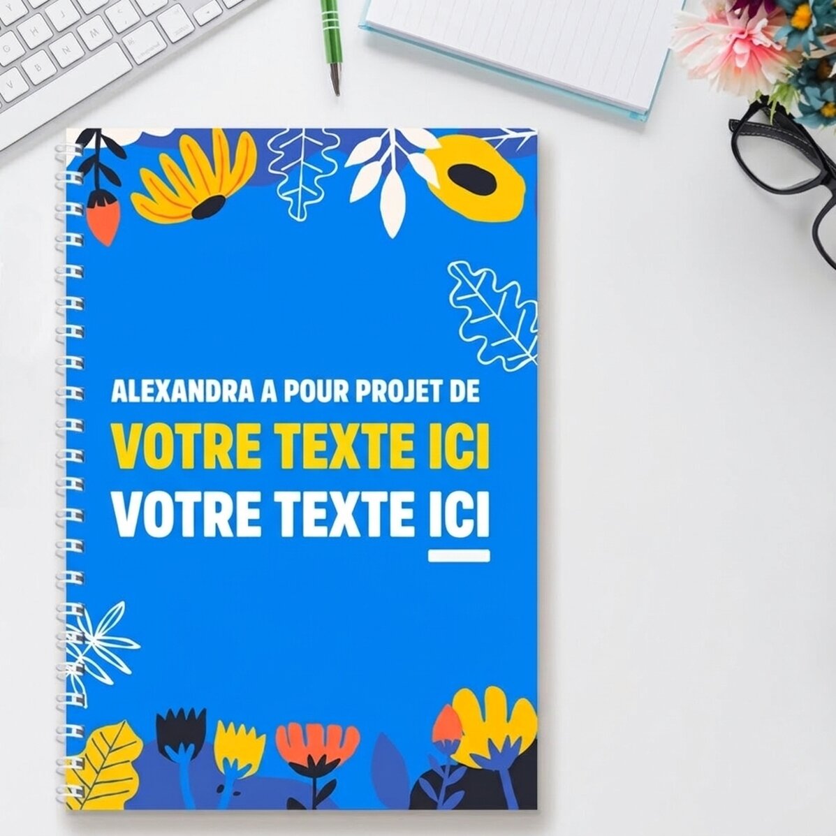 Carnet personnalisé avec le texte « Take over the world »