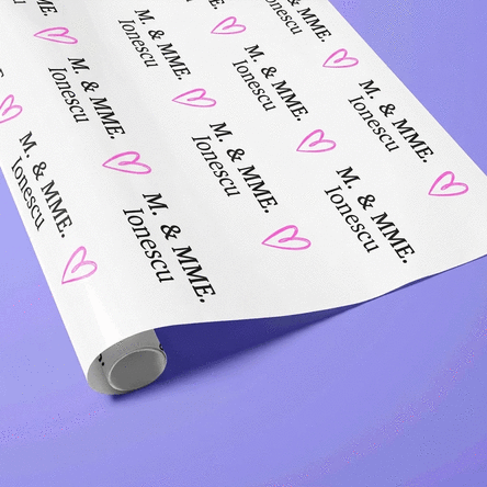 Papier d'emballage cadeau personnalisé avec le texte « Mr. & Mrs. »
