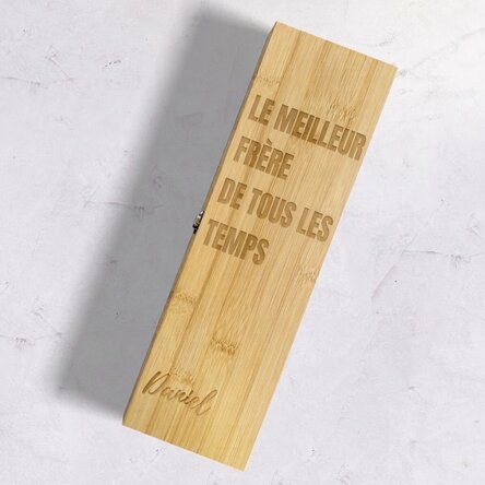 Coffret à vin en bambou avec accessoires, personnalisé avec le message « the best brother ever »