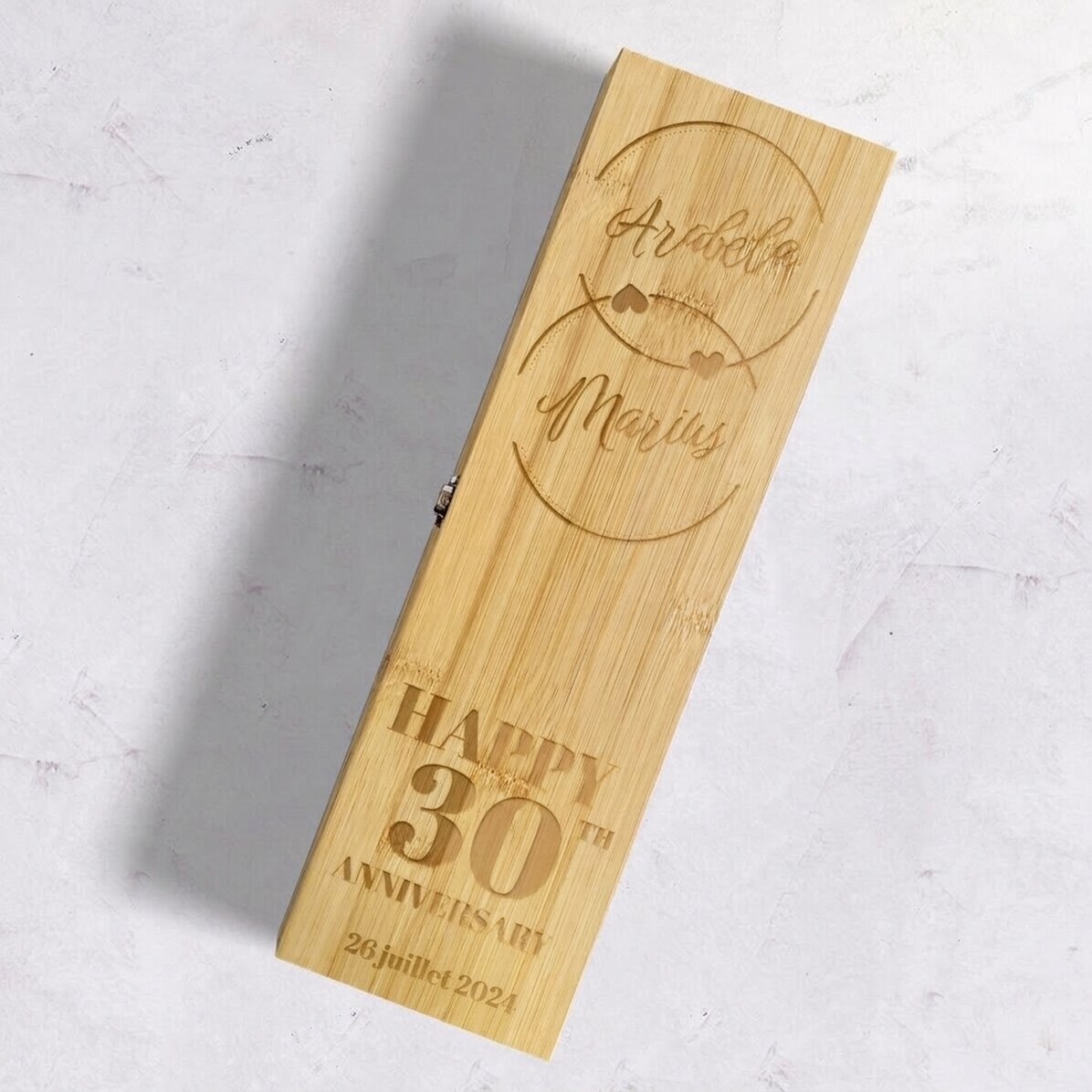 Coffret à vin en bambou avec accessoires, personnalisé avec un message - Anniversaire