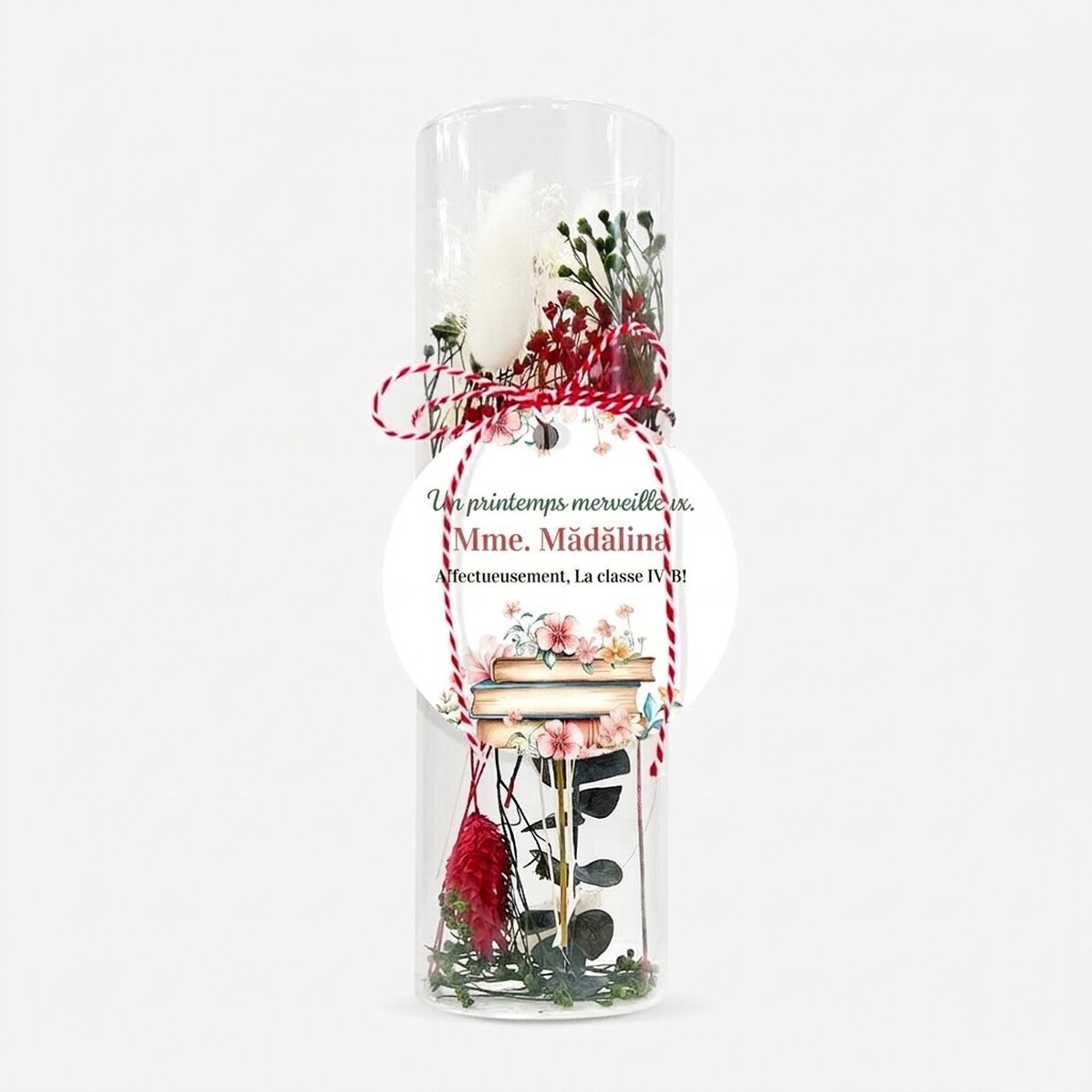 Ornement « martisor » en verre avec des fleurs stabilisées, personnalisé avec un message pour la pro