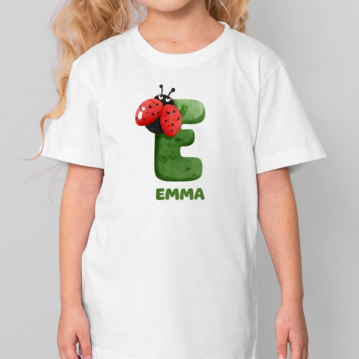 T-shirt en coton pour enfants, personnalisé avec une initiale et un prénom - Buburuze
