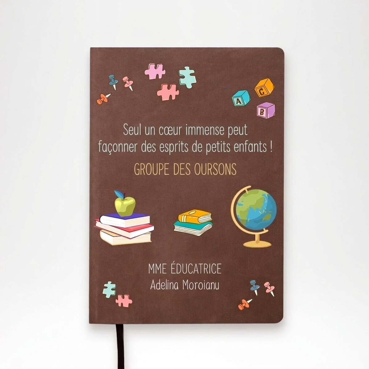 Agenda en cuir personnalisé et coloré pour les enseignantes de maternelle